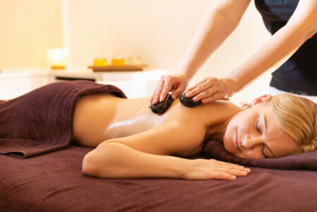 Hot-Stone Massage 50 Minuten